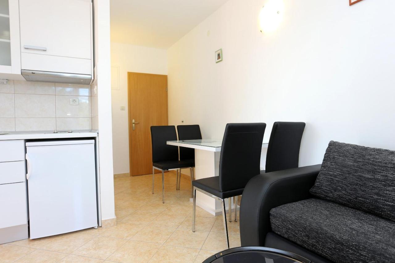 Apartments And Rooms With Parking Space Rogoznica - 10339 Dış mekan fotoğraf