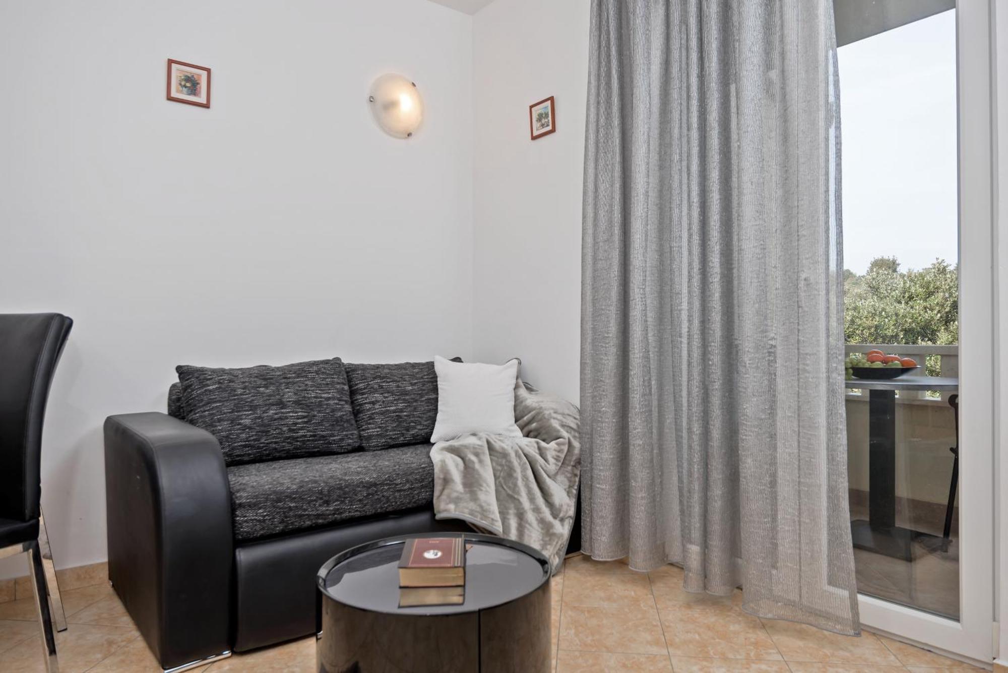 Apartments And Rooms With Parking Space Rogoznica - 10339 Oda fotoğraf