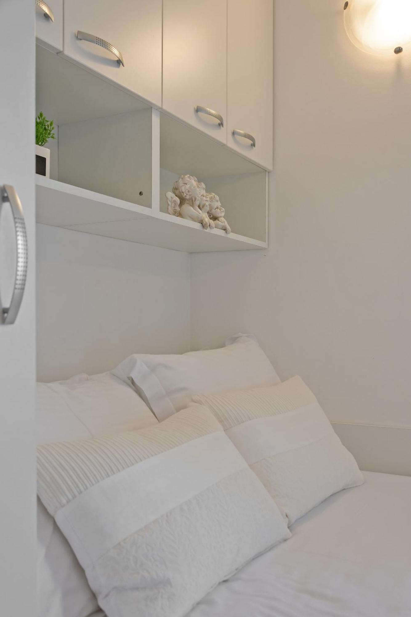 Apartments And Rooms With Parking Space Rogoznica - 10339 Oda fotoğraf